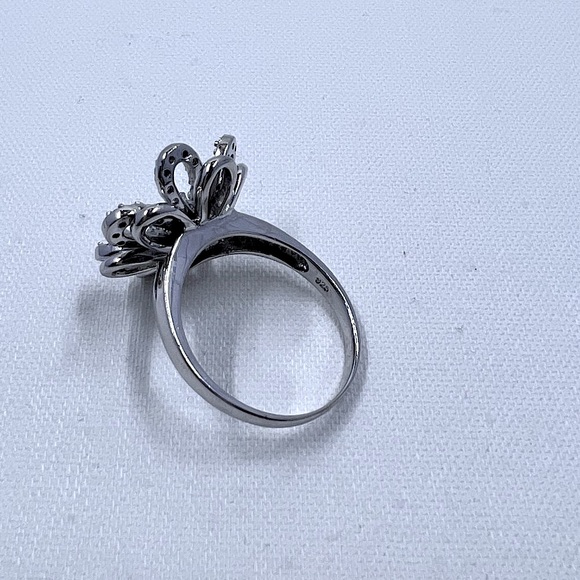Sterling Silver Size 9 Flower Ring with CZ’s - Picture 3 of 7